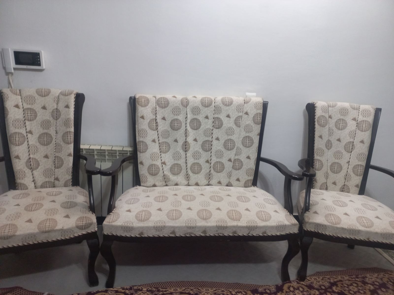 مبل نیمه سلطنتی